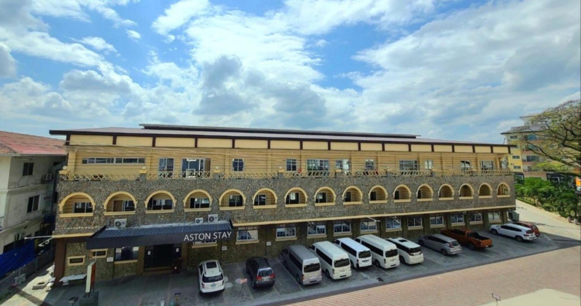 Aston Stay And Villas Mabalacat 外观 照片