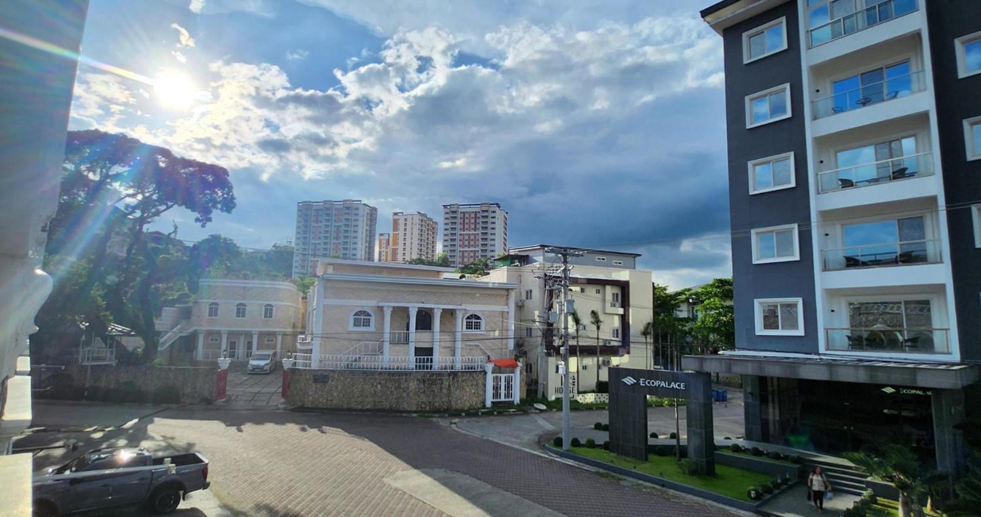 Aston Stay And Villas Mabalacat 外观 照片